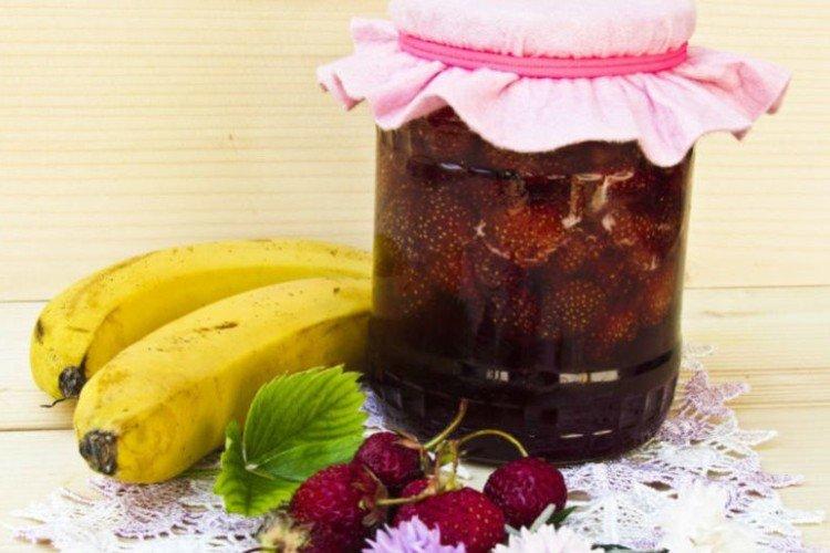 Mermelada de fresa silvestre y plátanos