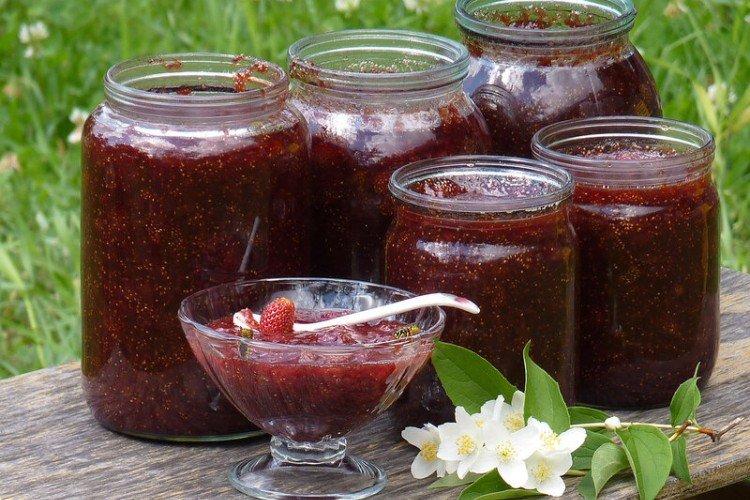 Mermelada espesa de fresa silvestre
