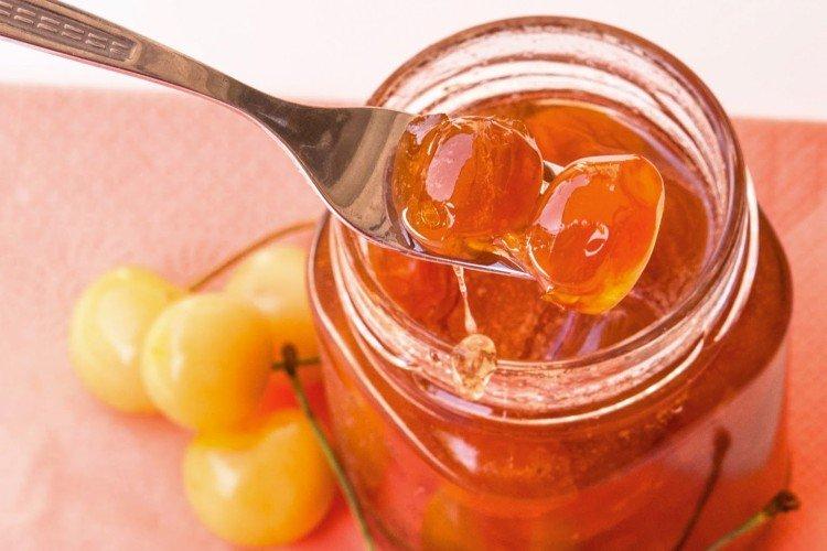 Mermelada clásica de cereza blanca con azúcar