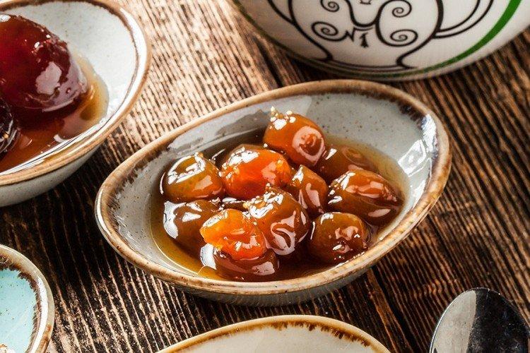 Mermelada de cereza blanca y grosella espinosa