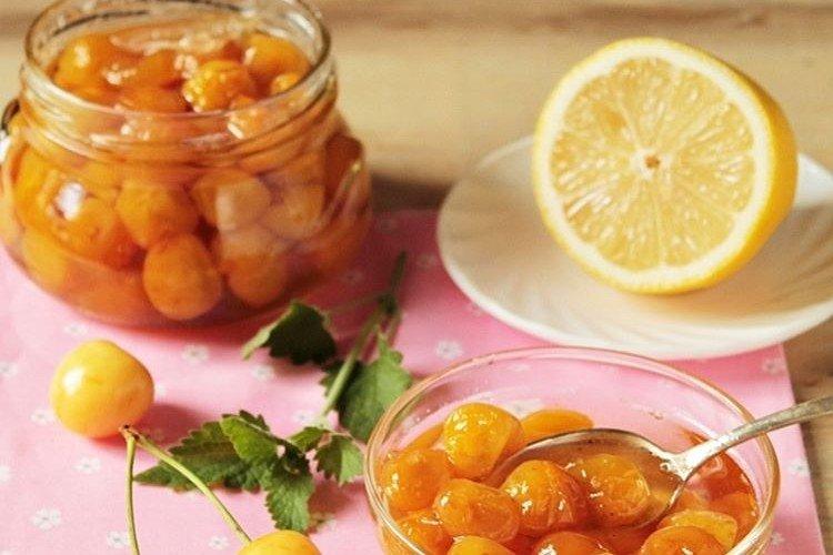 Mermelada de cereza blanca con hueso