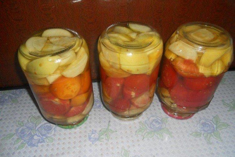 Ensalada de tomate con manzanas