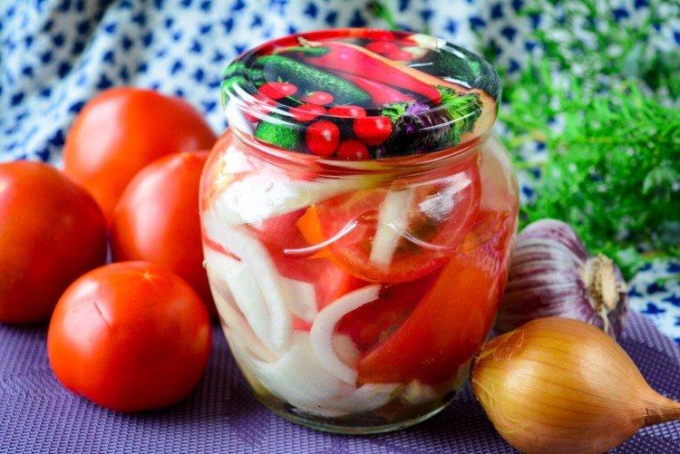 Ensalada con tomates y apio