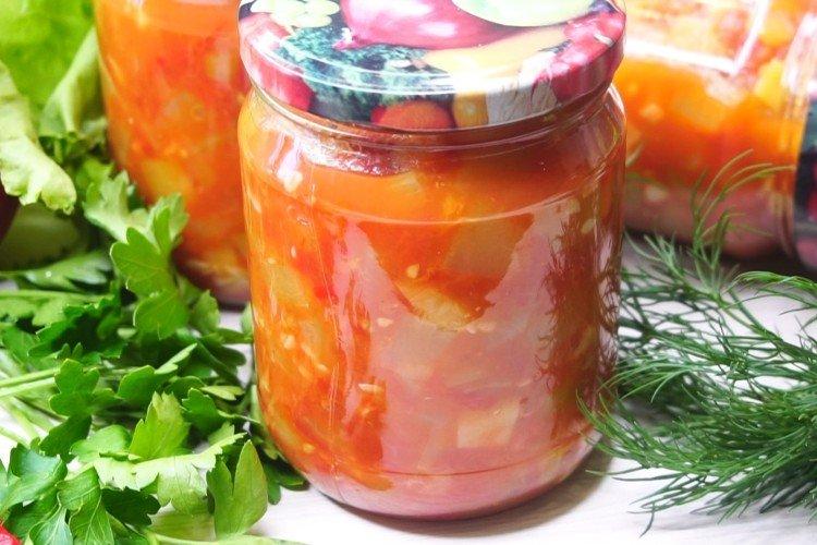 Ensalada de tomate con calabacín para el invierno
