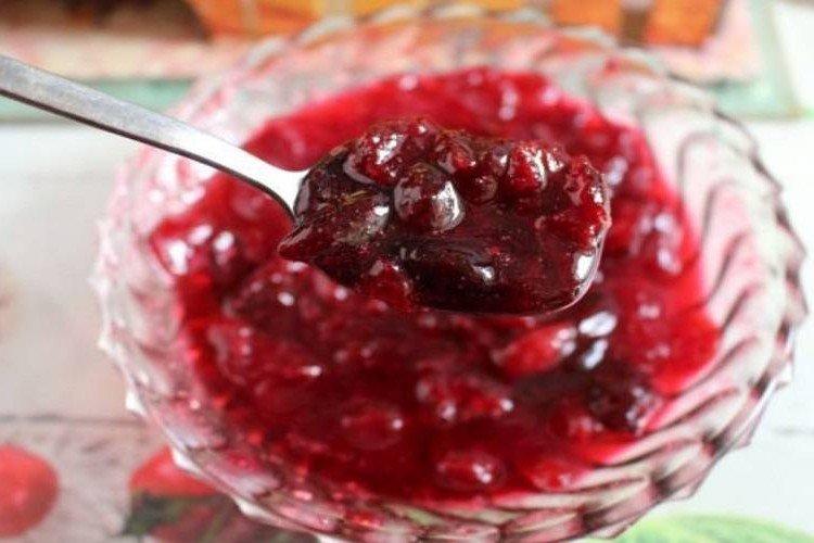Варенье из крыжовника с вишней