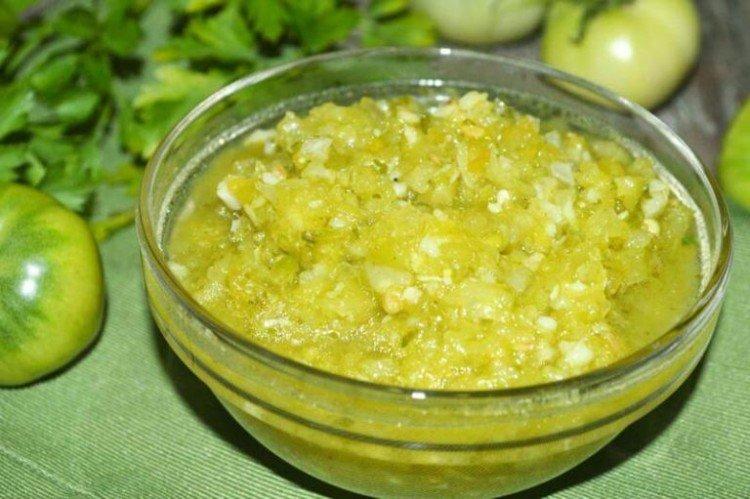 Adjika de tomates verdes
