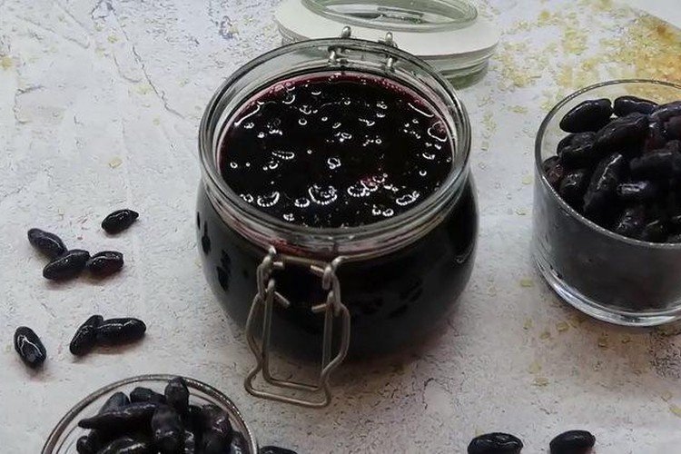 Honeysuckle Jam with Banana