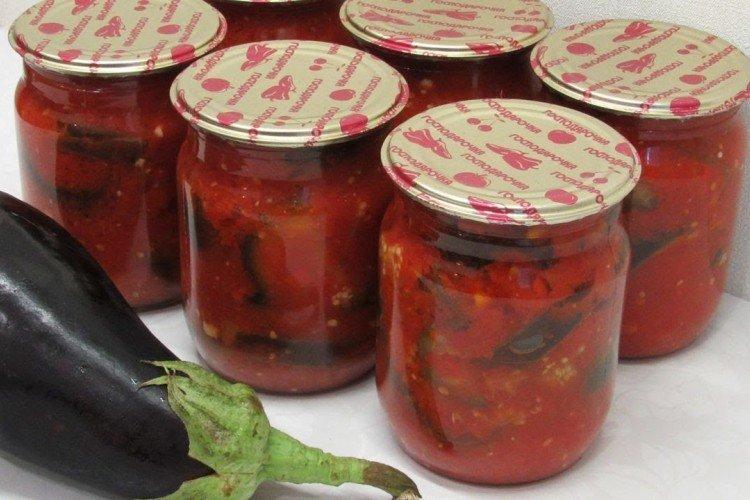 Auberginen mit Tomaten für den Winter