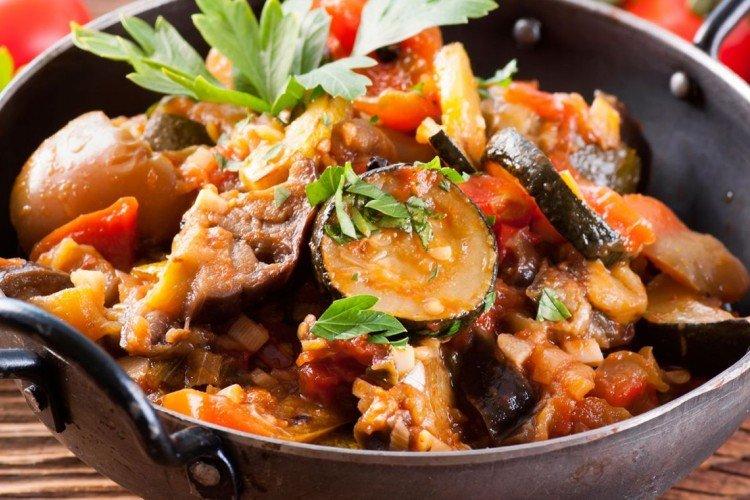 Gemüsesauté mit Hackfleisch