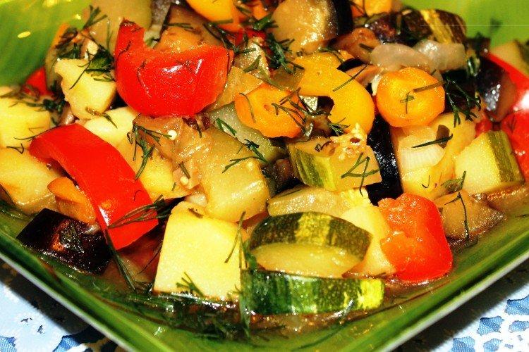 Sauté mit Gemüse und Käse