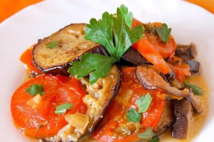 Gemüsesauté mit Tomaten