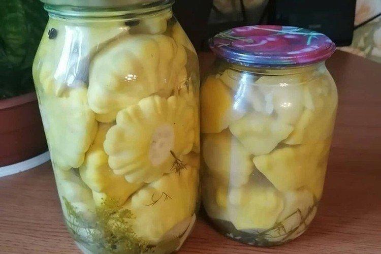 Pattypan Squash with Cherry Leaves for Winter