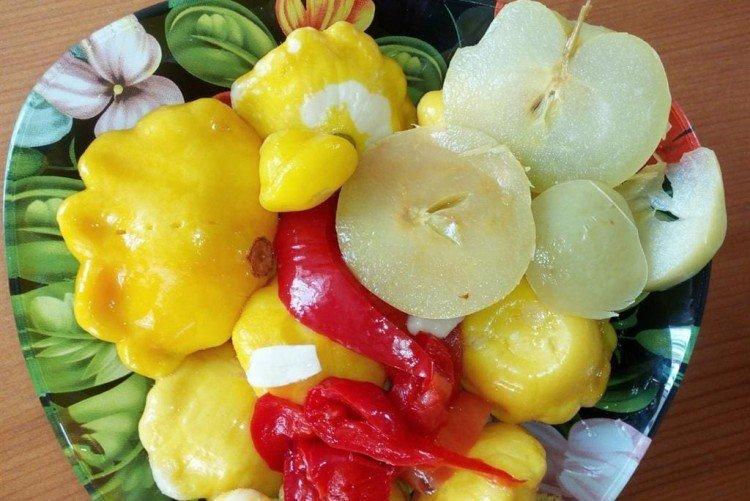 Fermented Pattypan Squash with Apples for Winter