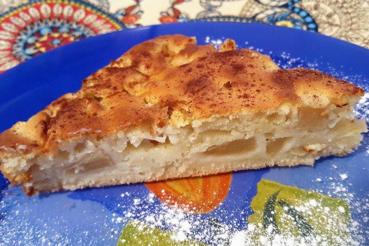 Tarta líquida de kéfir con manzanas