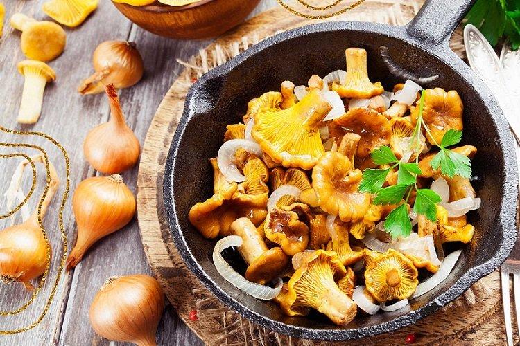 Quick Marinated Chanterelles