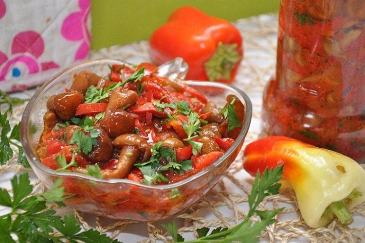 Mushrooms with Bell Pepper Marinated in Spicy Ketchup
