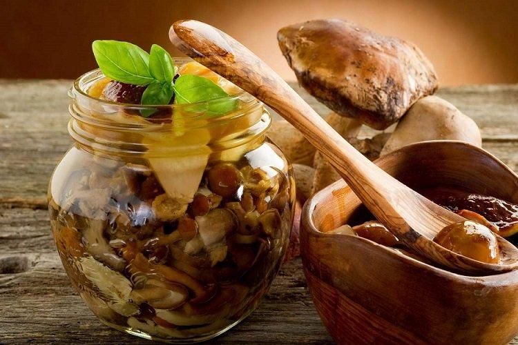 Mushrooms Marinated with Balsamic Vinegar