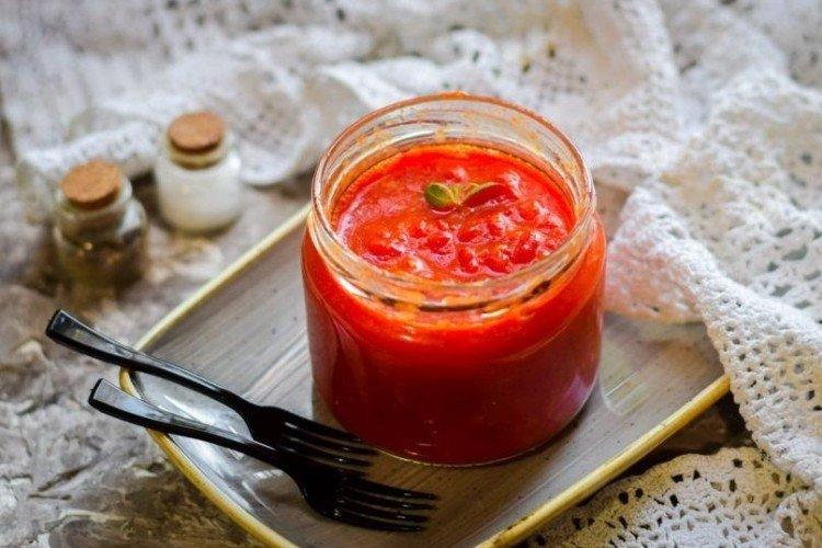 Salsa de pimiento morrón para el invierno