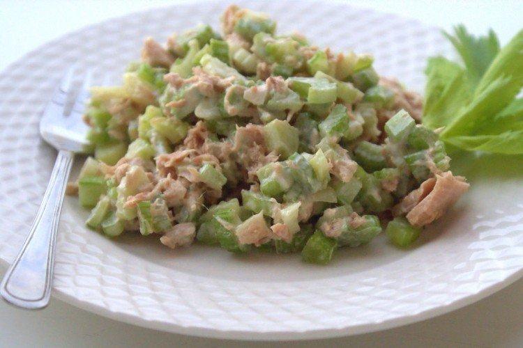 Salat mit Thunfisch und Walnüssen