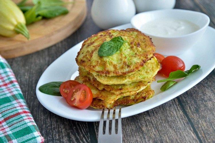 Klassisches Rezept für Zucchini-Puffer