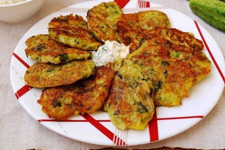 Zucchini-Puffer mit Hackfleisch