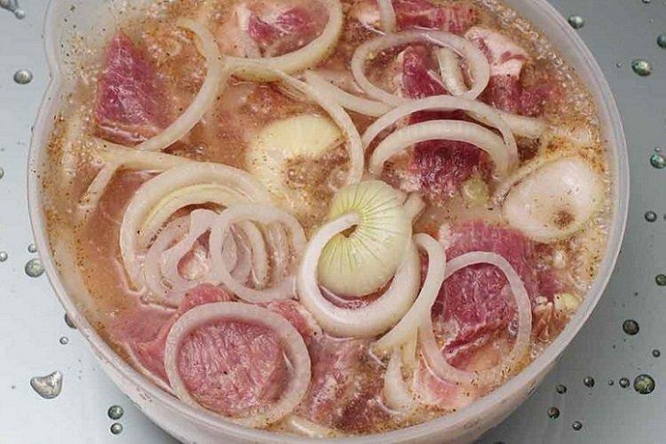 Adobo de acción rápida con agua mineral