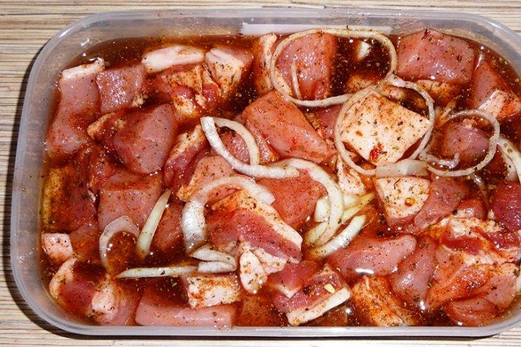 Adobo de pomelo para brochetas de cerdo