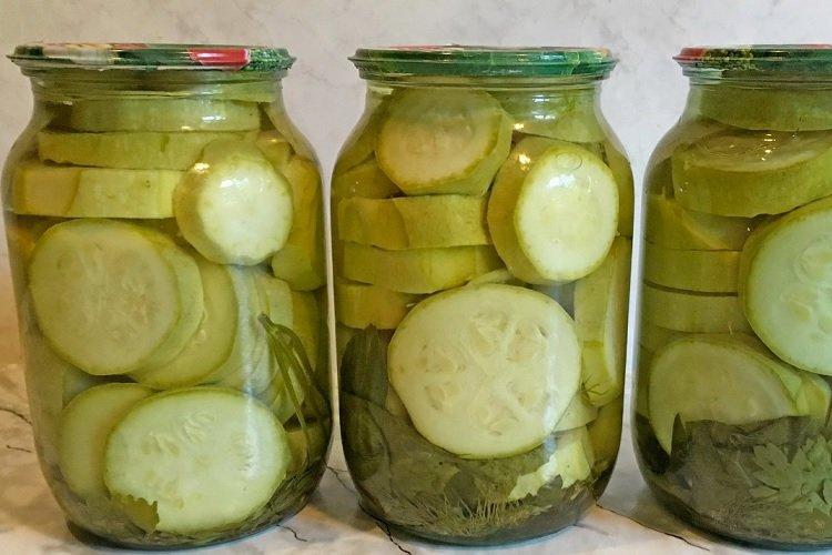 Knusprige eingelegte Zucchini mit Aspirin