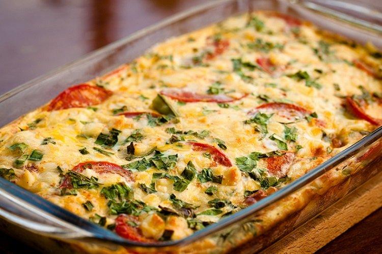 Zucchini, gebacken mit Tomaten und Hackfleisch
