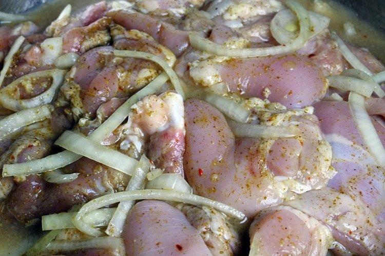 Simple Mineral Water Marinade for Chicken Skewers