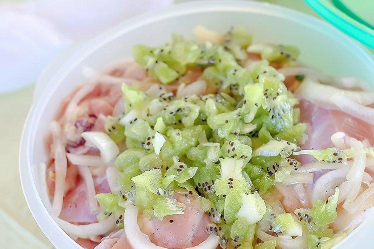 Kiwi and Onion Marinade