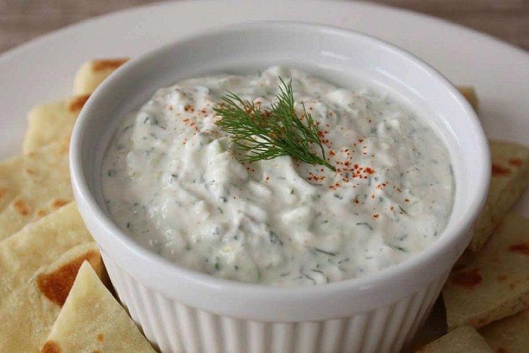 Yogurt and Dill Marinade for Chicken Skewers