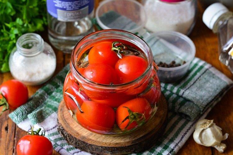 Tomates dulces encurtidos