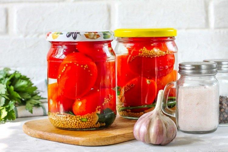 Tomates encurtidos con mostaza