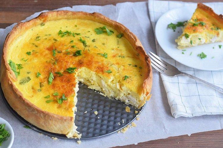 Pastel de masa líquida con queso
