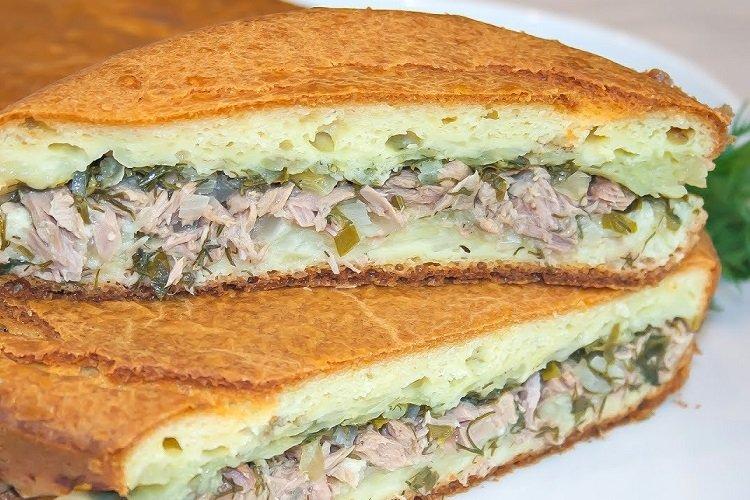 Pastel de masa líquida con conservas de pescado