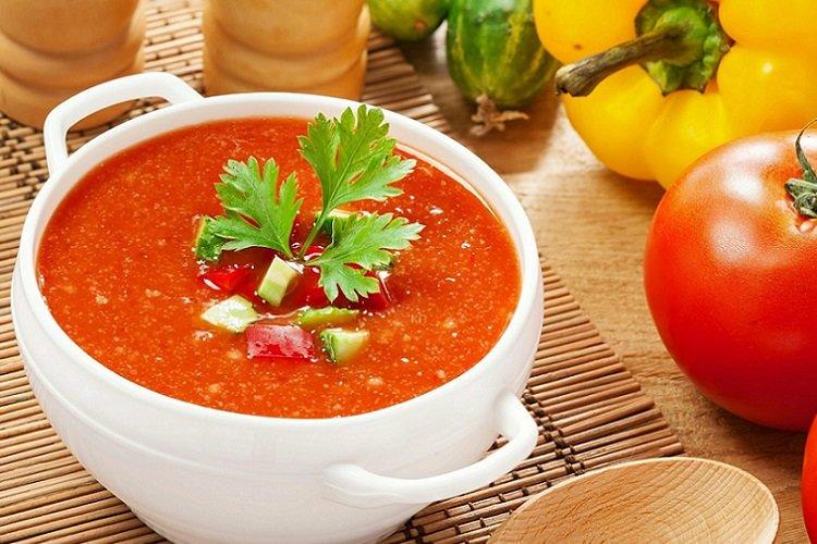 Kaltes spanisches Gazpacho