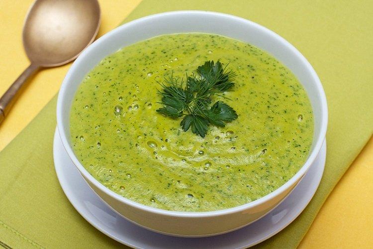 Gazpacho aus grünen Tomaten