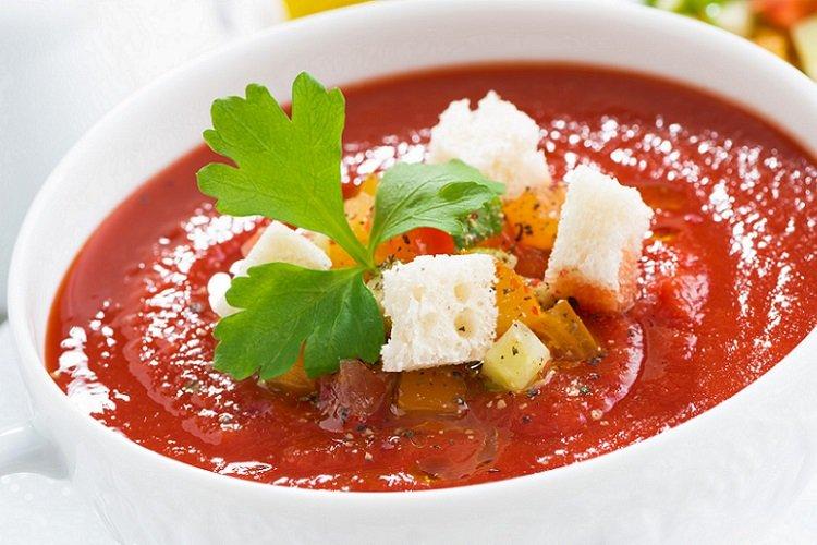 Gazpacho mit Croutons
