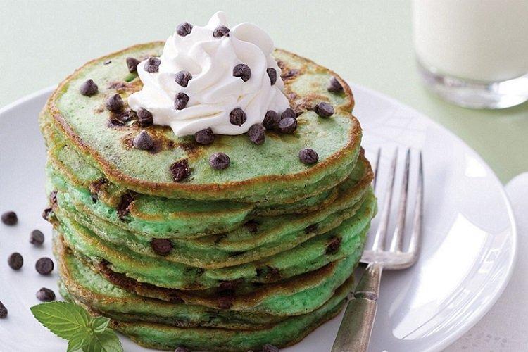 Panqueques de menta con miel