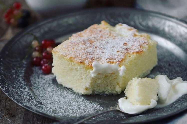 Cazuela de requesón con crema agria