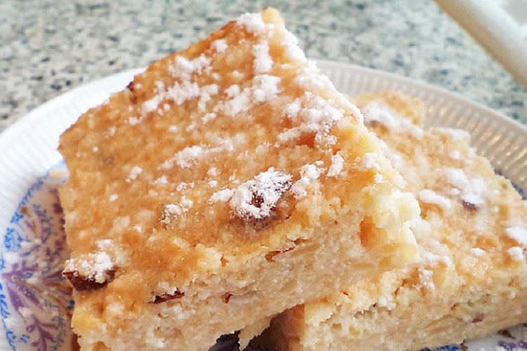 Cazuela de requesón con copos de avena
