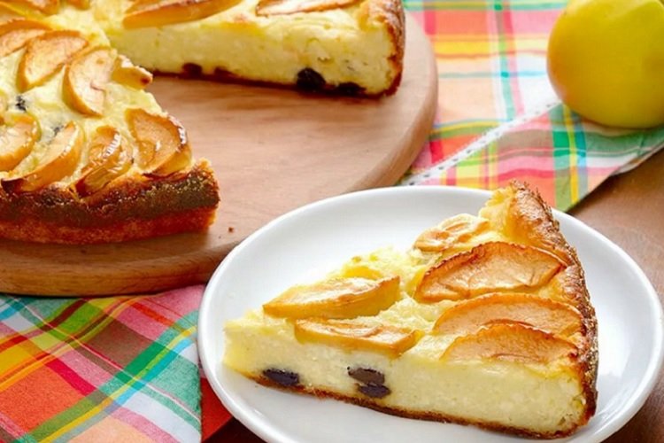 Cazuela de requesón con manzanas
