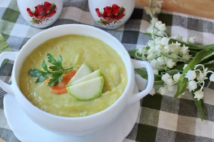 Sopa crema de calabacín con arroz