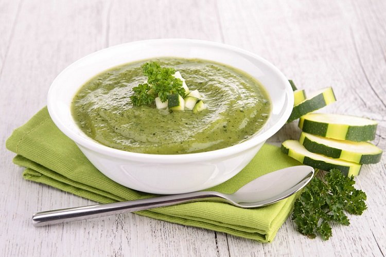 Sopa crema de calabacín sin agua