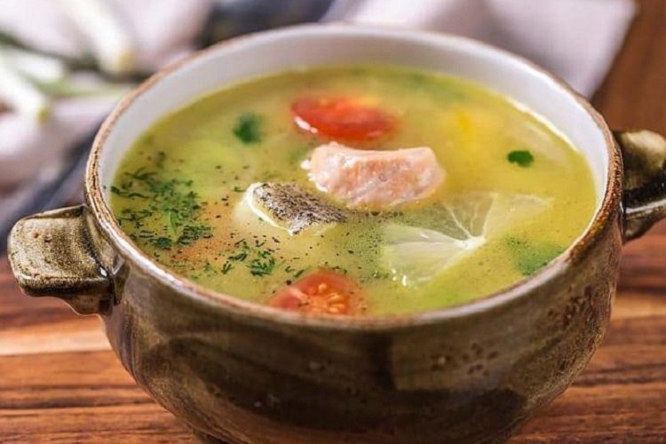 Fischsuppe aus Rotfisch auf Hühnerbrühe