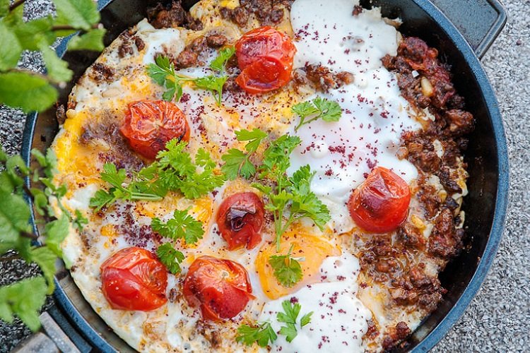 Shakshuka con carne picada de pavo