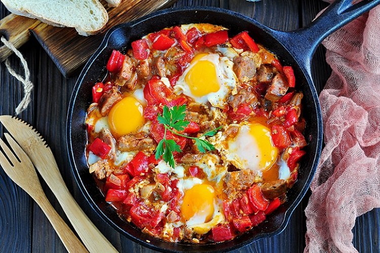 Shakshuka con salchicha