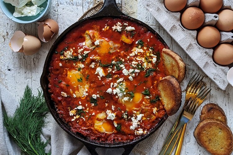Shakshuka con ahumados y queso