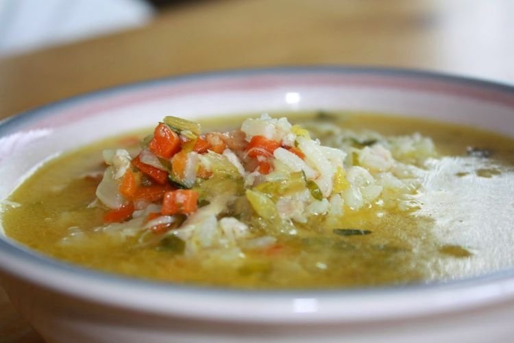 Reissuppe mit Zucchini